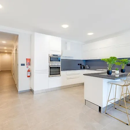 Art Deco Luxury Apartment, Location By Buena Vista דירה סליאמה