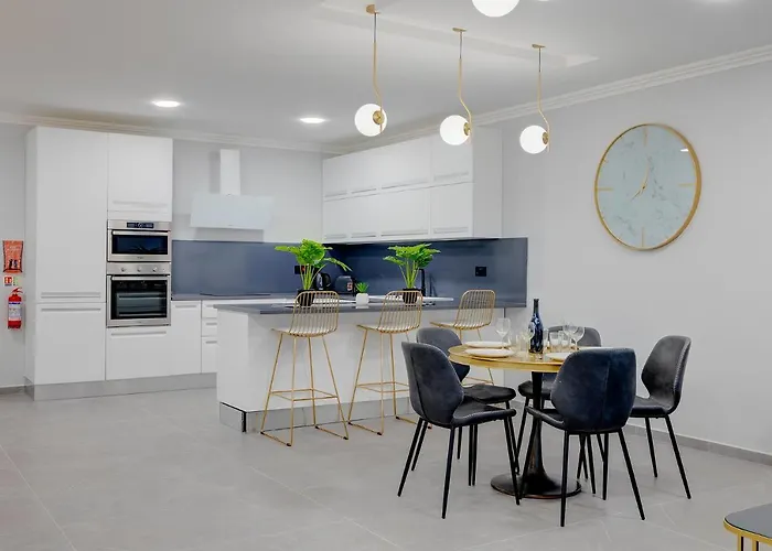 Art Deco Luxury Apartment, Location By Buena Vista Apartman *